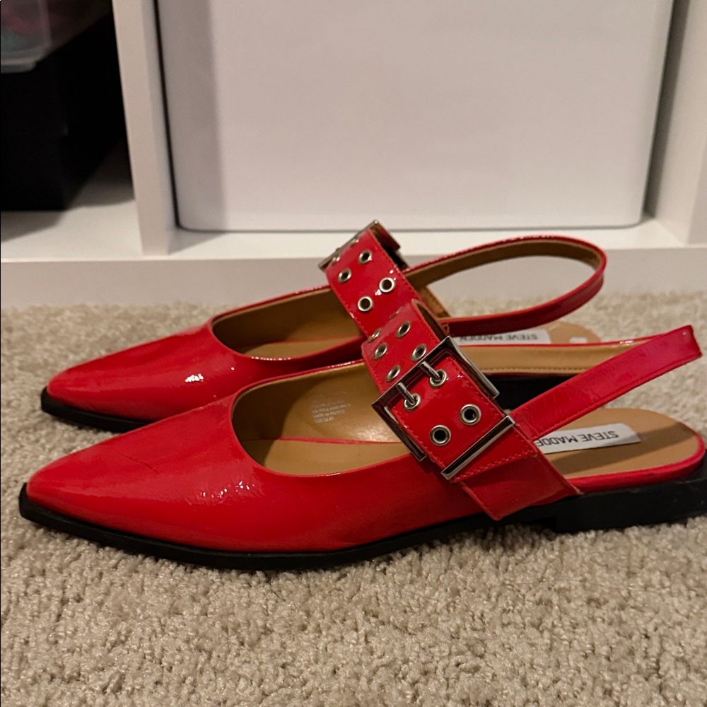 Steve Madden Red Pointed Slingback Flats with Studded Strap - Picture 3 of 4